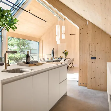 Вилла Wood Elsendorp